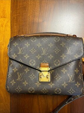 Louis Vuitton Monogram Pochette Metis mm Shoulder Bag Brown In Good Condition
